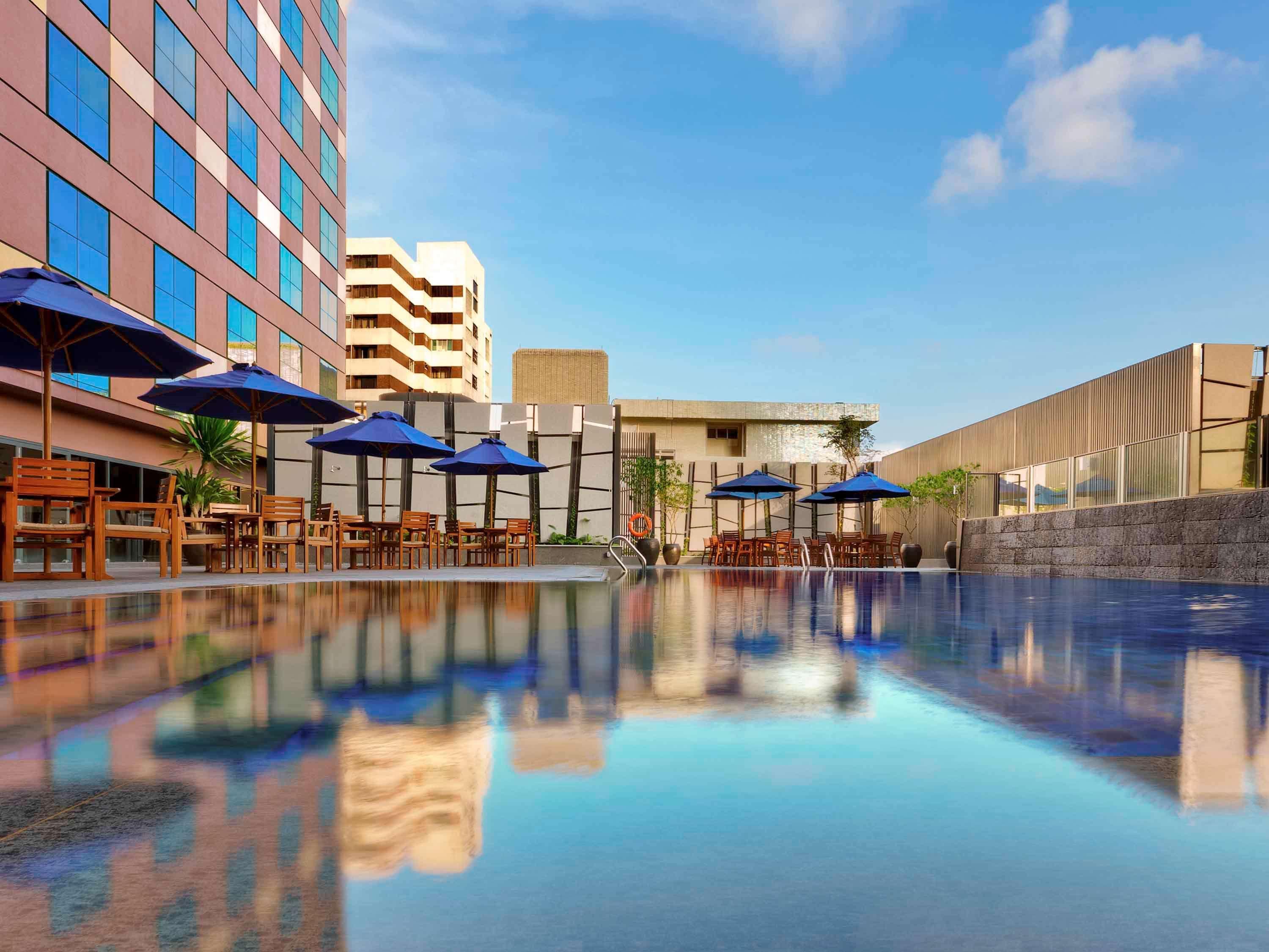 Grand Mercure Singapore Roxy Exteriör bild