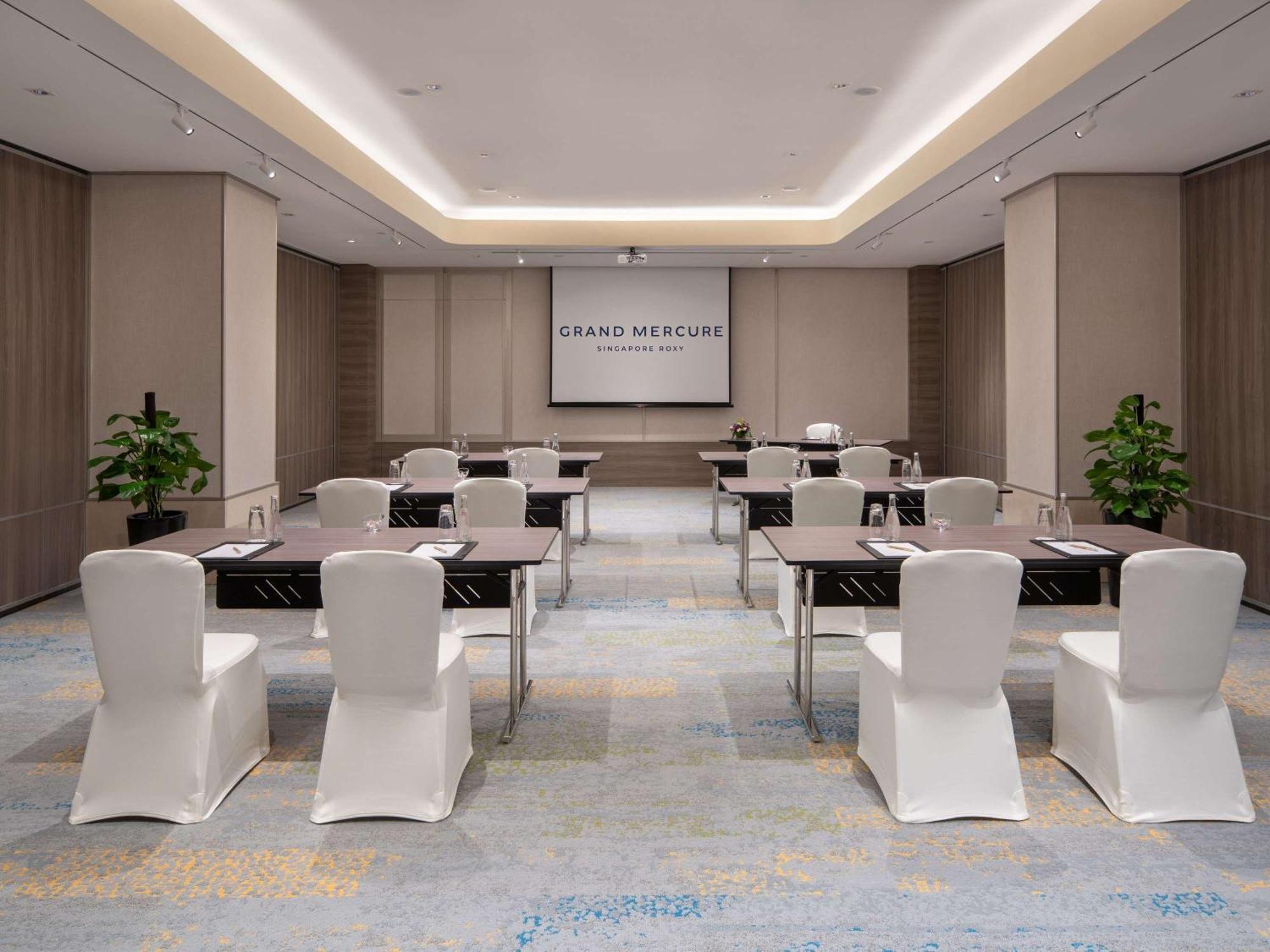 Grand Mercure Singapore Roxy Exteriör bild