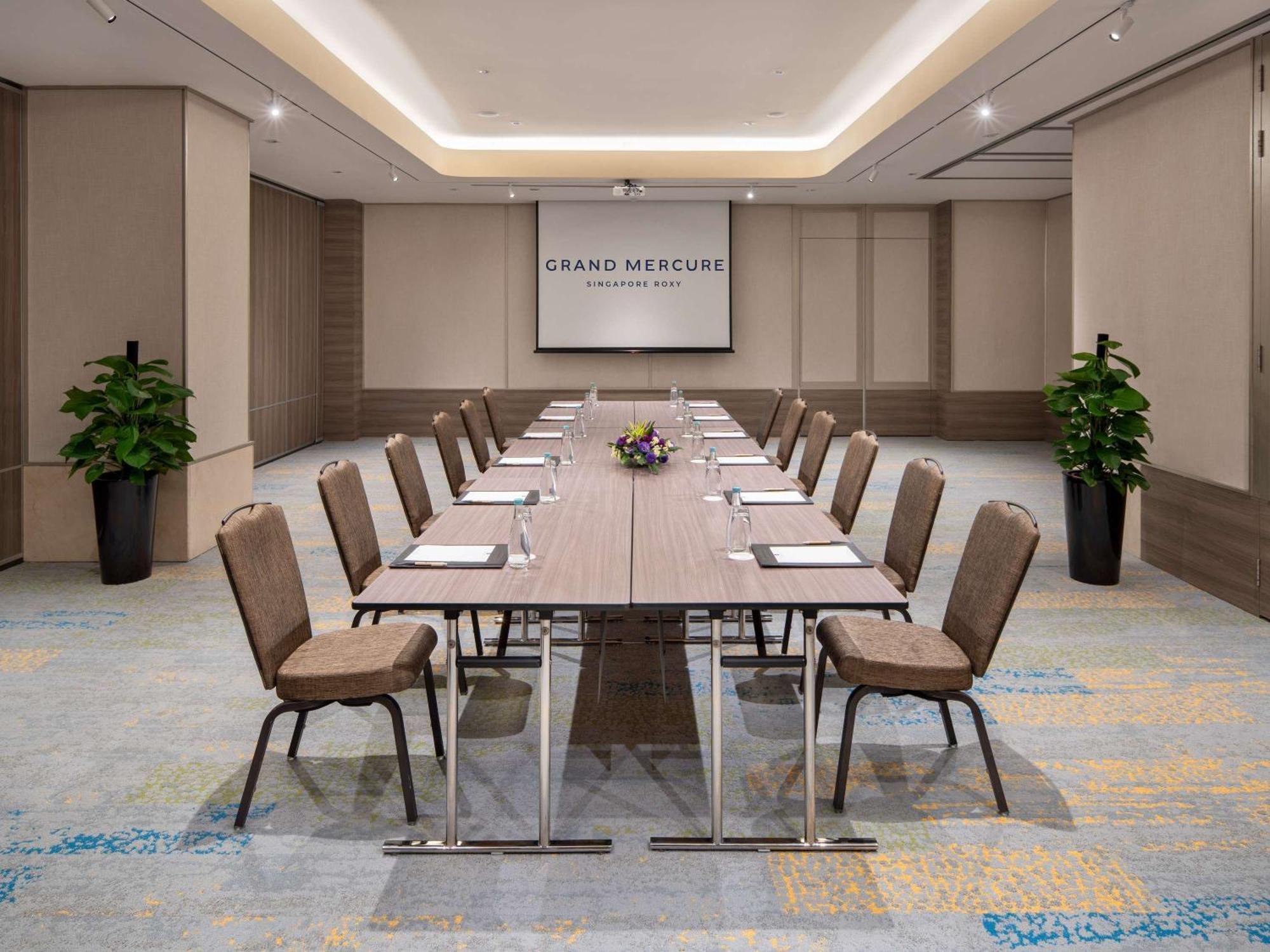 Grand Mercure Singapore Roxy Exteriör bild