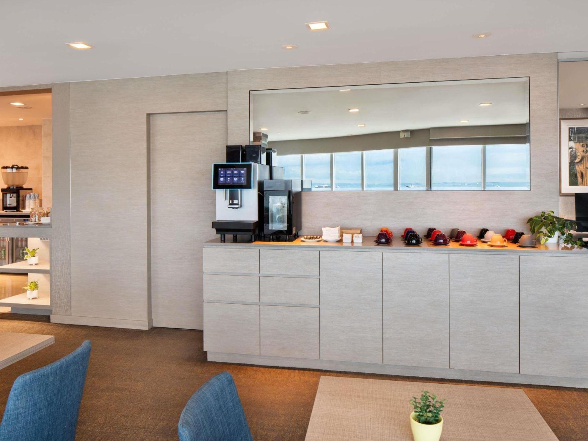 Grand Mercure Singapore Roxy Exteriör bild